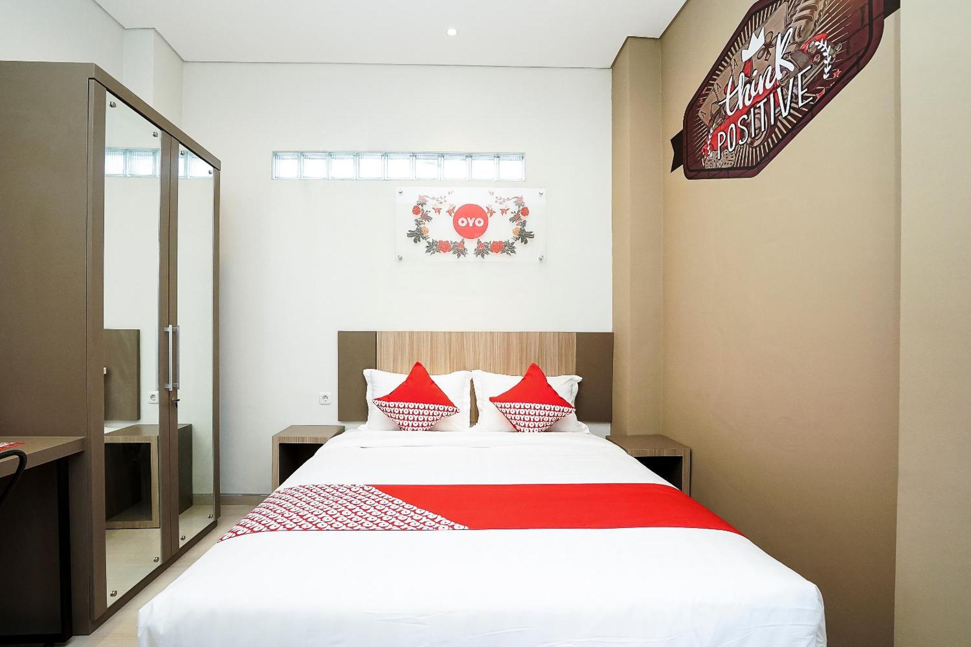 Hotel Super Oyo Capital O 614 Graha 8 Syariah Surabaya Exterior foto