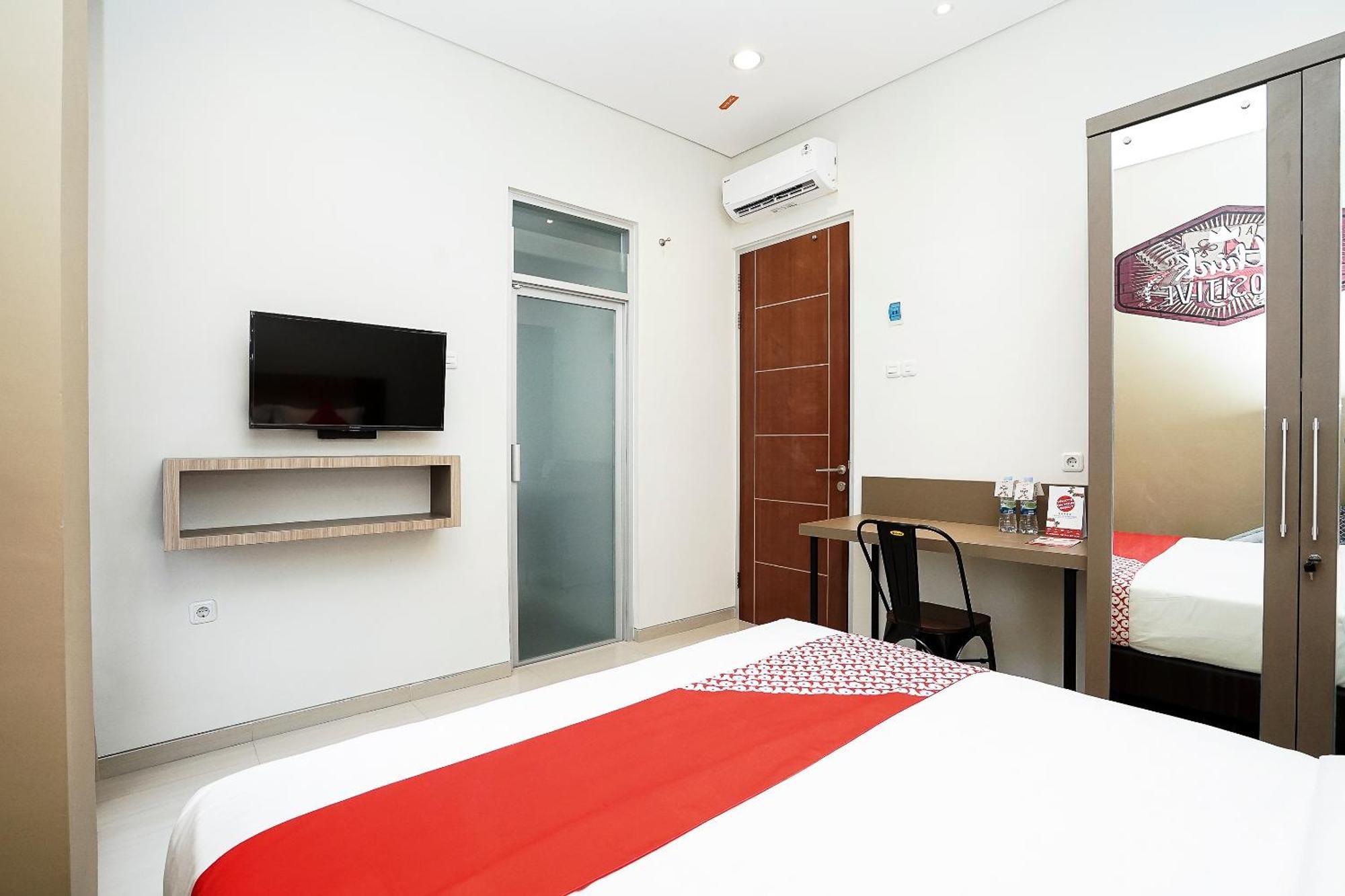 Hotel Super Oyo Capital O 614 Graha 8 Syariah Surabaya Exterior foto