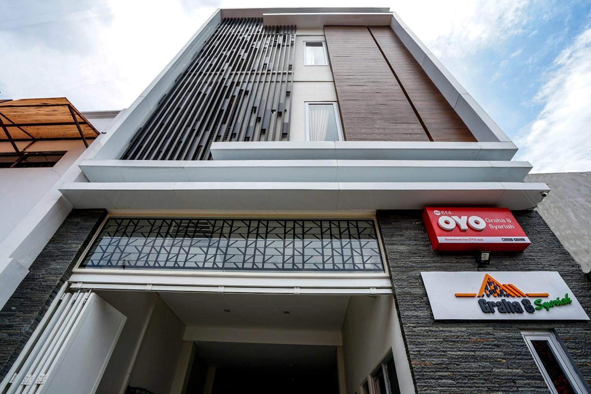 Hotel Super Oyo Capital O 614 Graha 8 Syariah Surabaya Exterior foto