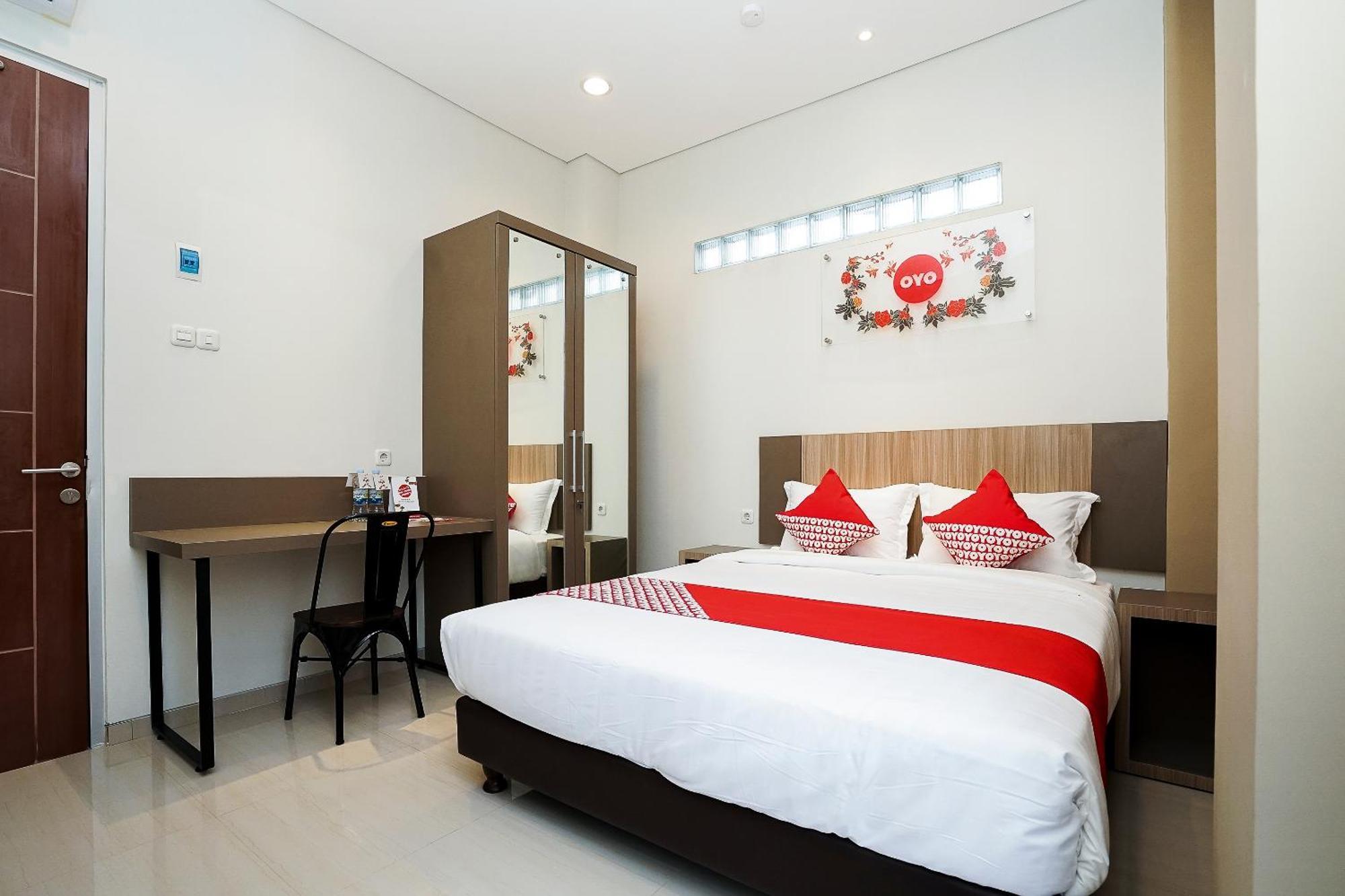 Hotel Super Oyo Capital O 614 Graha 8 Syariah Surabaya Exterior foto