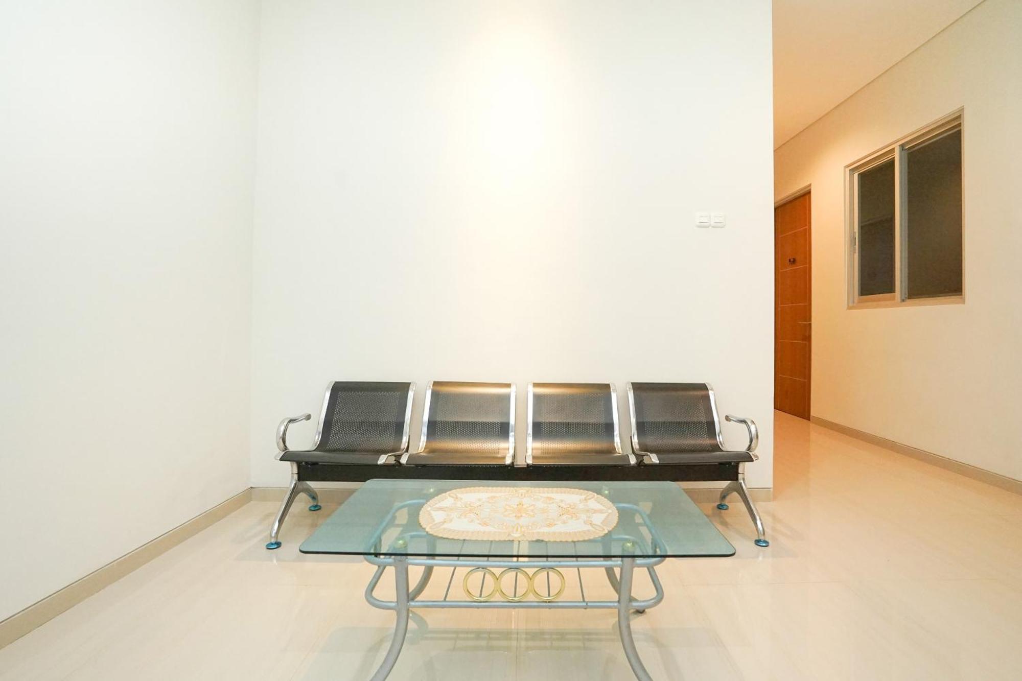Hotel Super Oyo Capital O 614 Graha 8 Syariah Surabaya Exterior foto